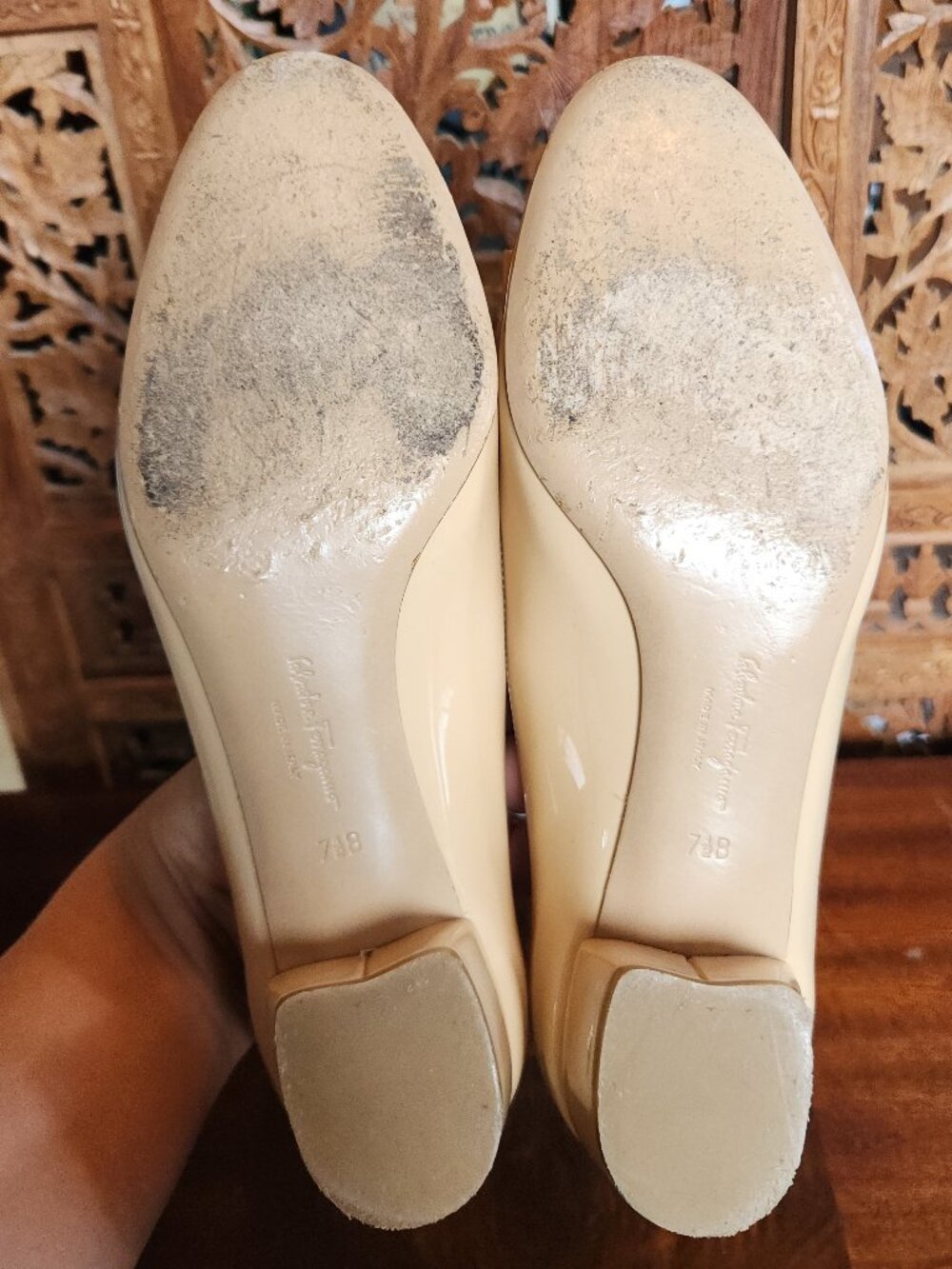 Salvatore Ferragamo Vara Pump in New Bisque (Nude) Leather - Picture 5 of 16